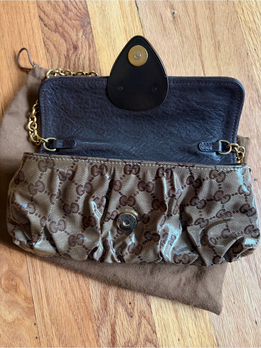 Authentic Gucci GG Monogram Heart Clasp Chain Shoulder Bag Brown w/ Dust Bag - Picture 3 of 5